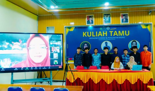 Usung Tema “Ekonomi Syariah dan Pengantar Bisnis”, Mahasiswa UNUHA Prodi Pendidikan Ekonomi Gelar Kuliah Tamu