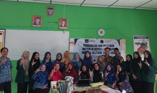 Mahasiswa Gelar Pelatihan AI Untuk Guru SMP Negeri 2 Belitang