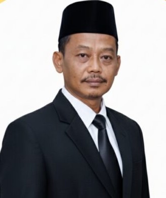 Rektor Universitas Nurul Huda M. Fathoni, M.Pd